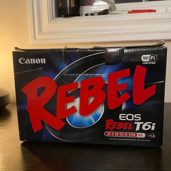 Canon Rebel T6i camera - Picture 4 of 10